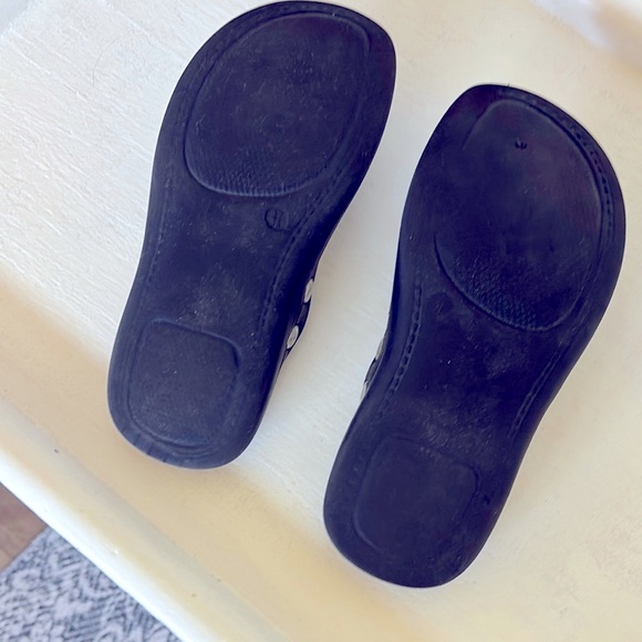 Burberry Black and Plaid Flip Flops - Picture 9 of 9